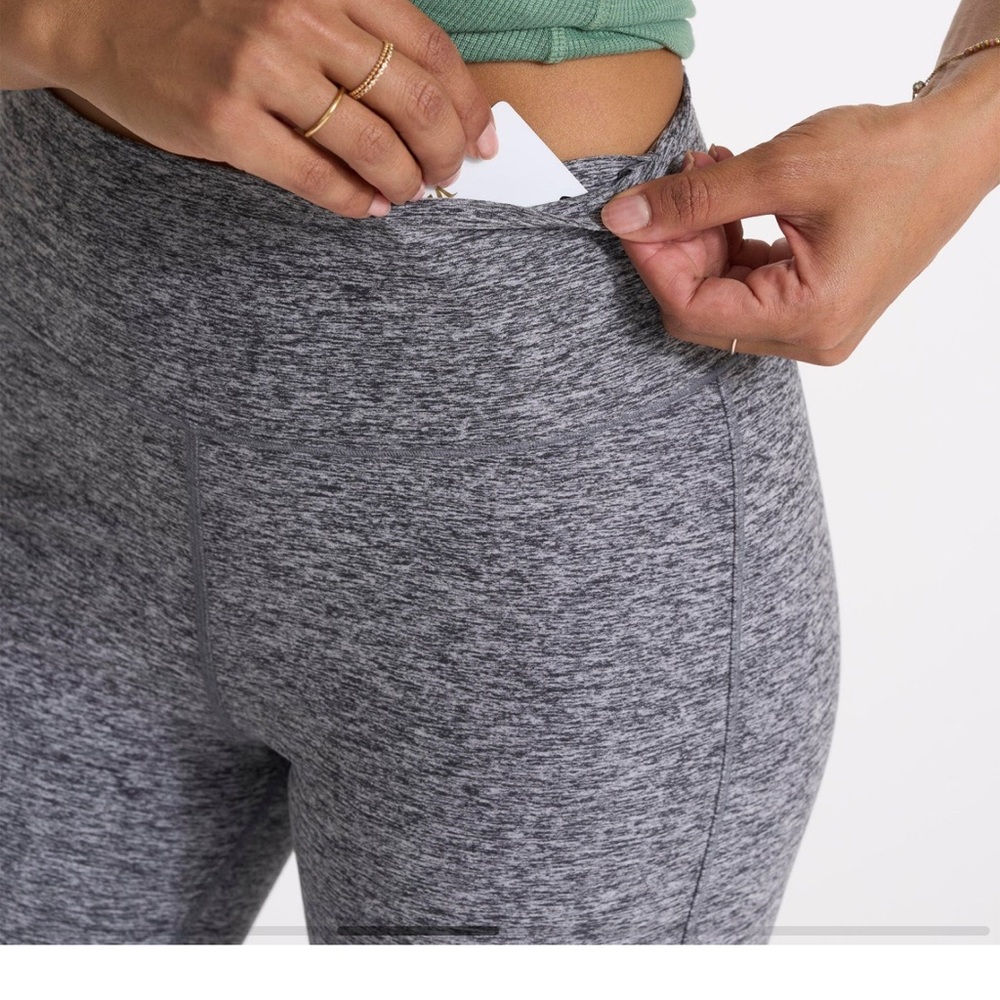 Vuori mid rise legging - Picture 3 of 13